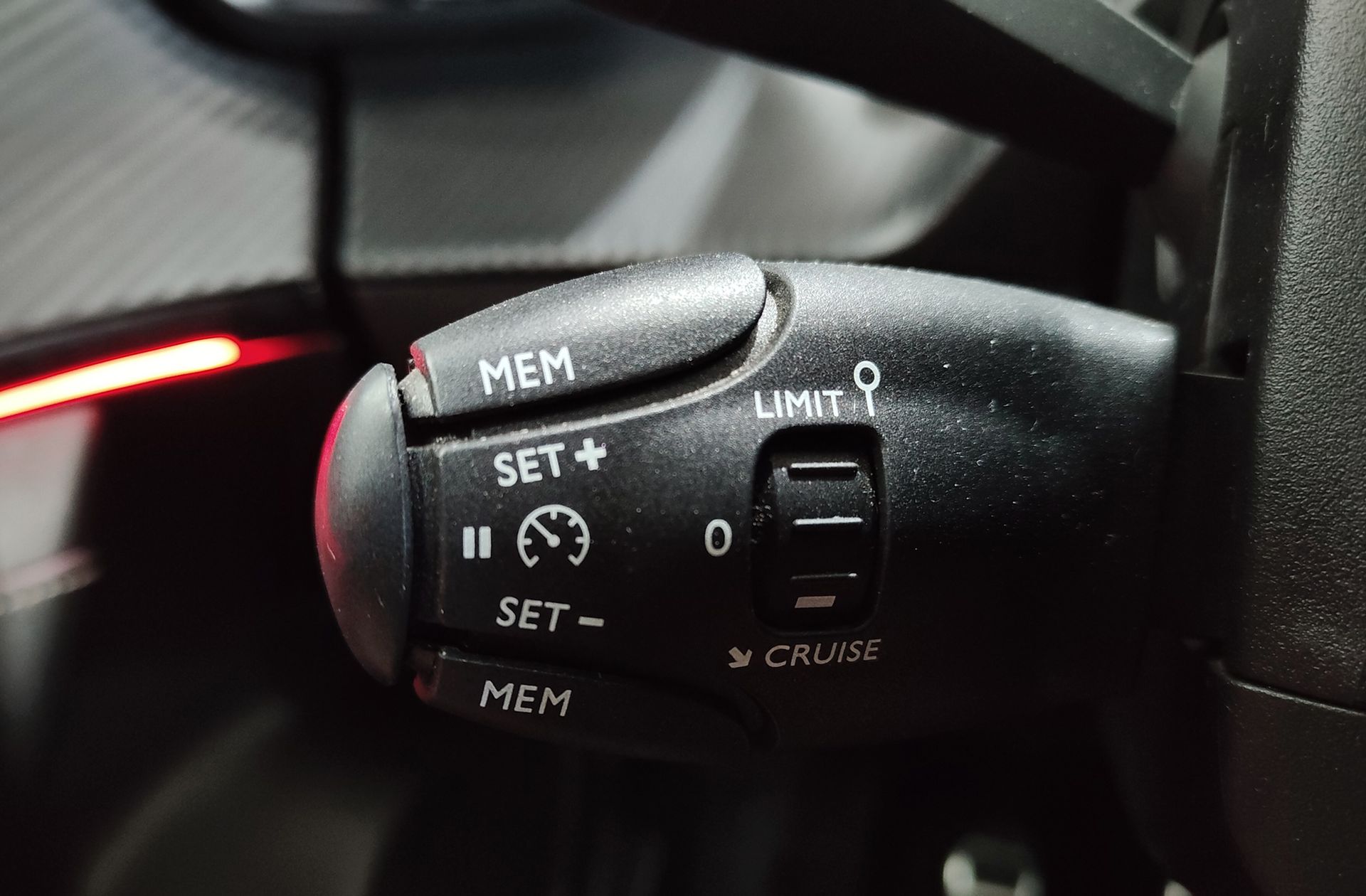 Peugeot 2008 PureTech 130 GT - foto 28