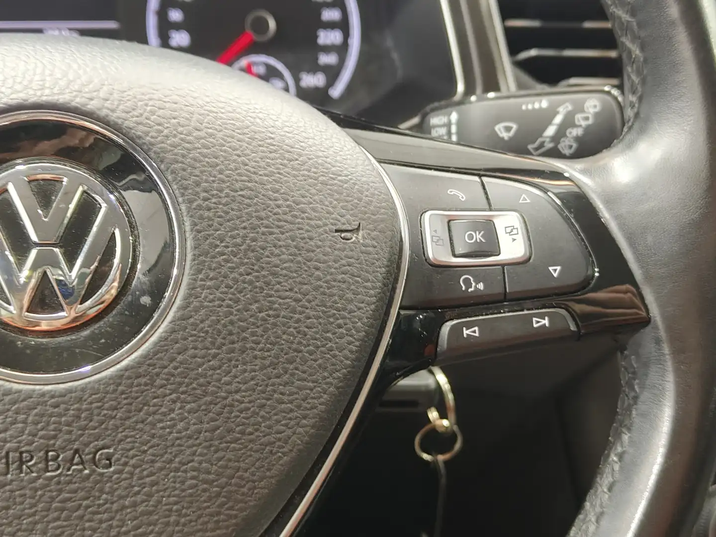 Foto Volkswagen T-Roc Volkswagen T-Roc Advance Style 1.0 TSI  (115 CV)