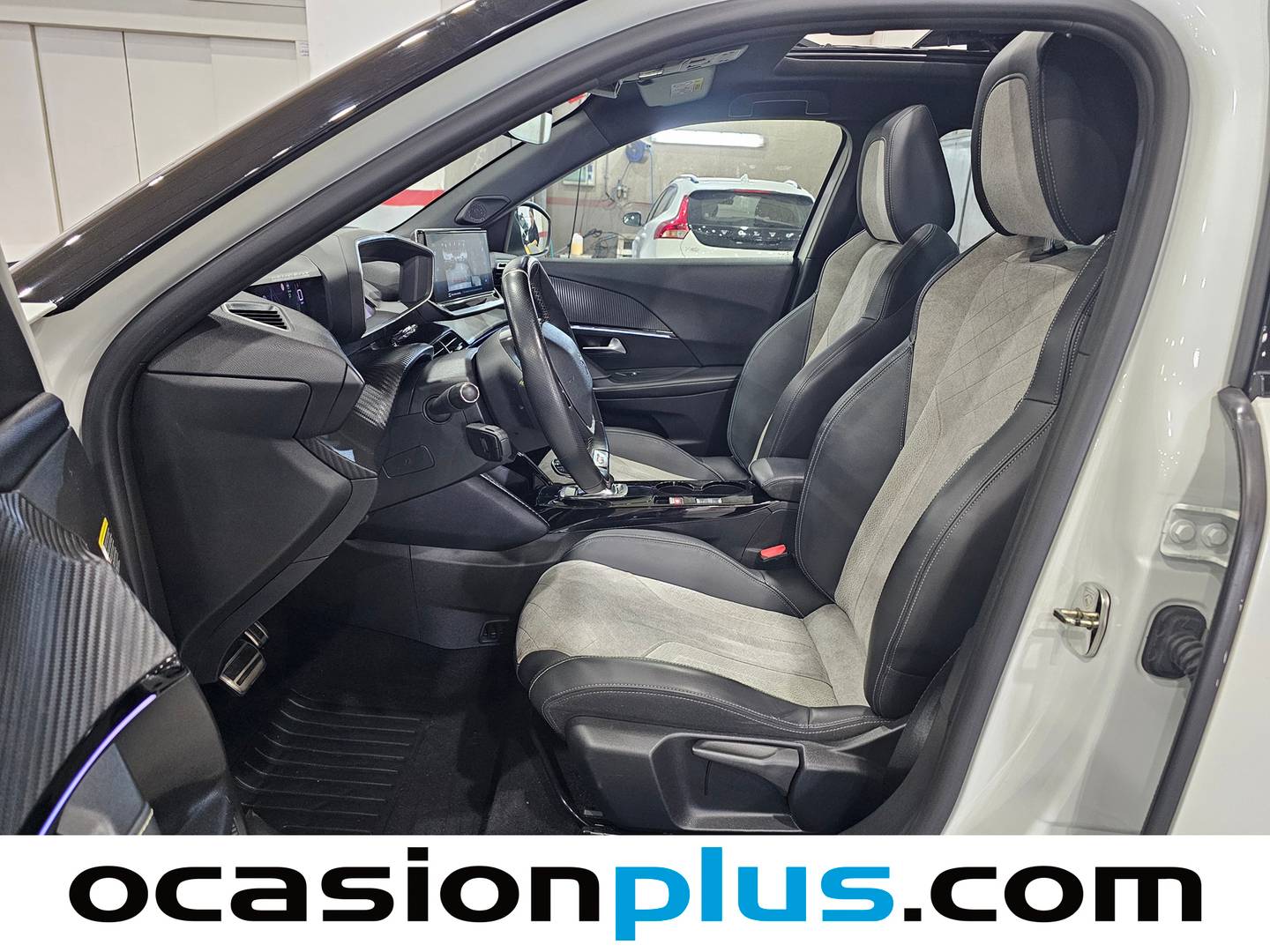 Foto Peugeot e-2008 Peugeot e-2008 Eléctrico GT 100 kW (136 CV)