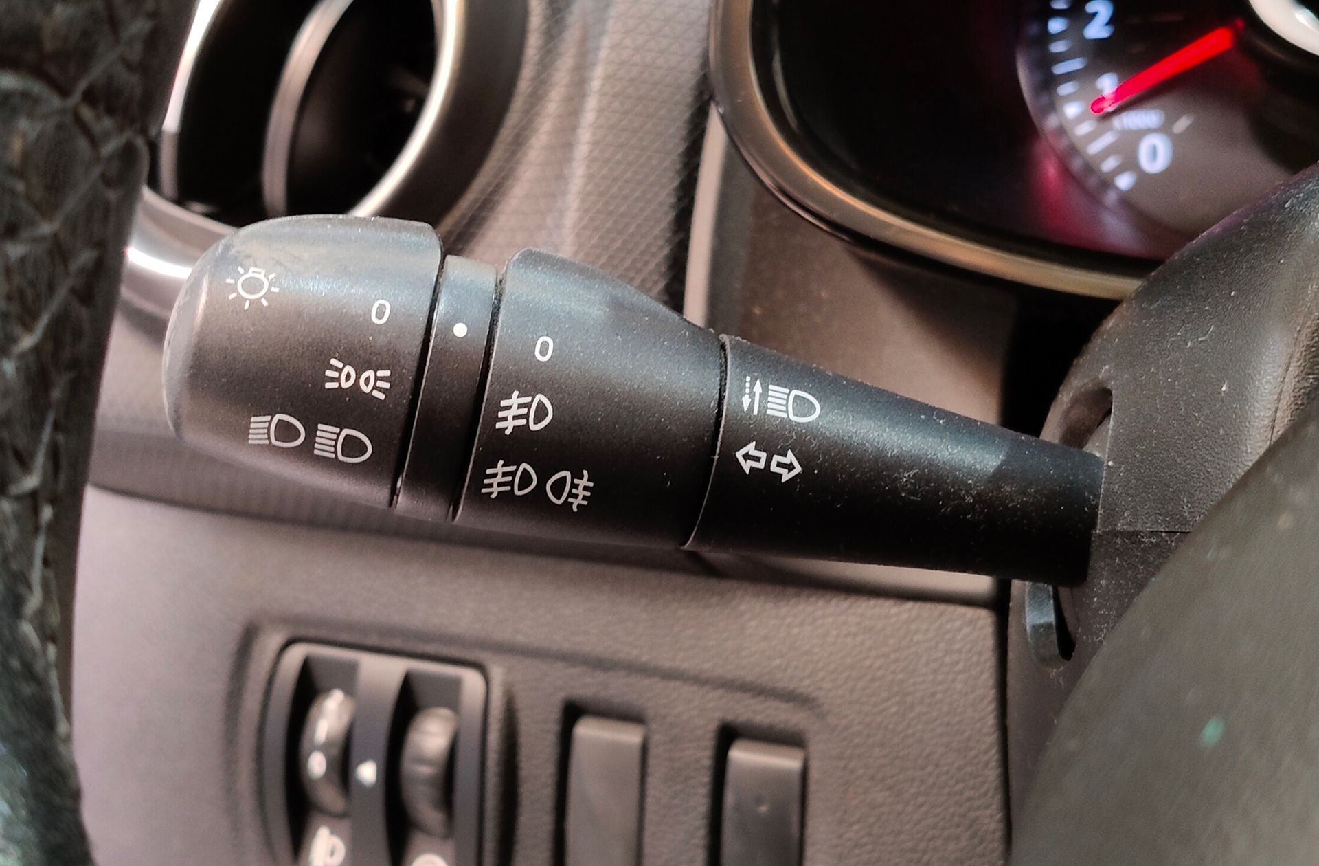 Renault Clio Limited Energy TCe - foto 24