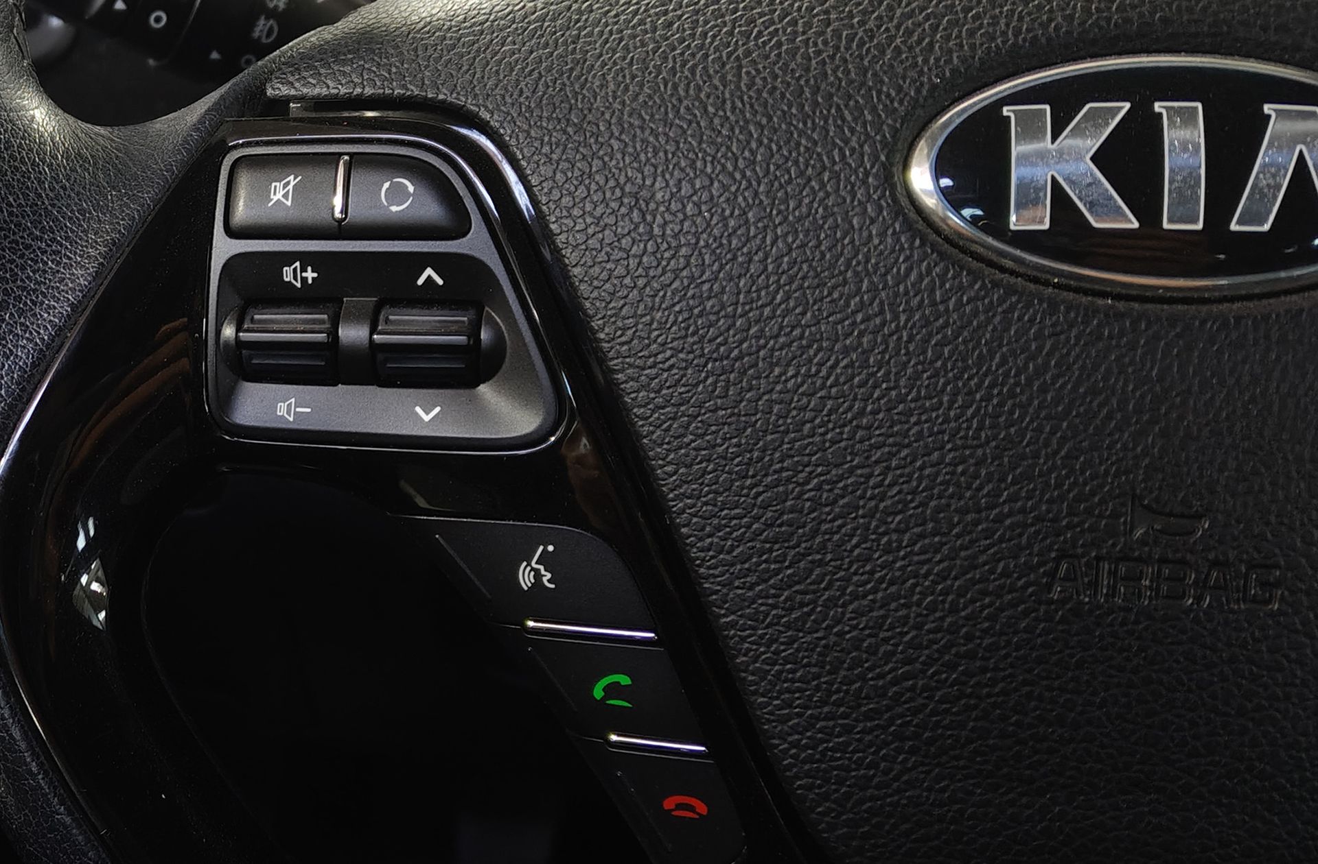 Kia Ceed 1.6 CRDi VGT Eco-Dynamics x-Tech - foto 22