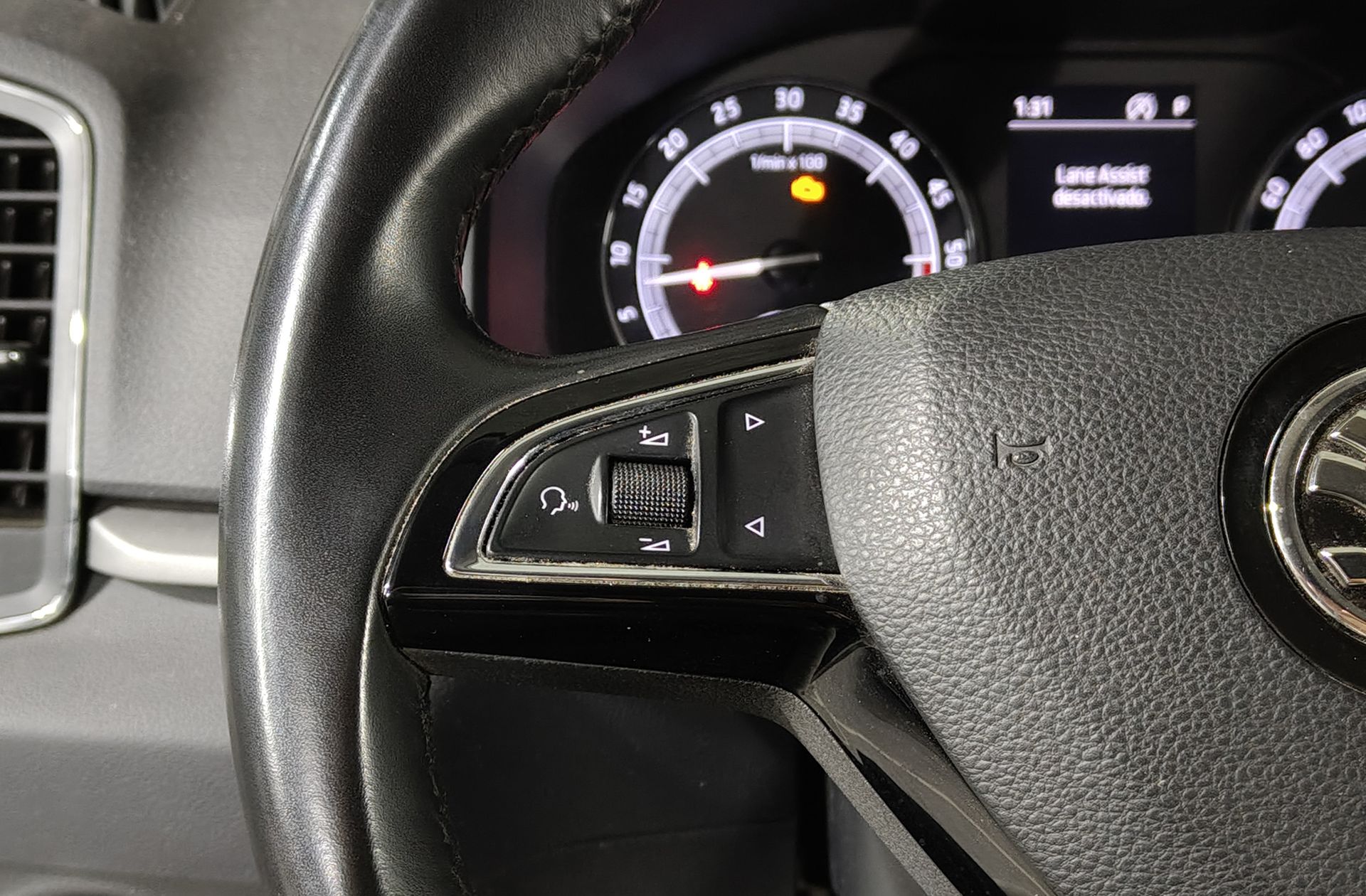 Škoda Karoq 2.0 TDI Ambition 4x4 DSG - foto 21