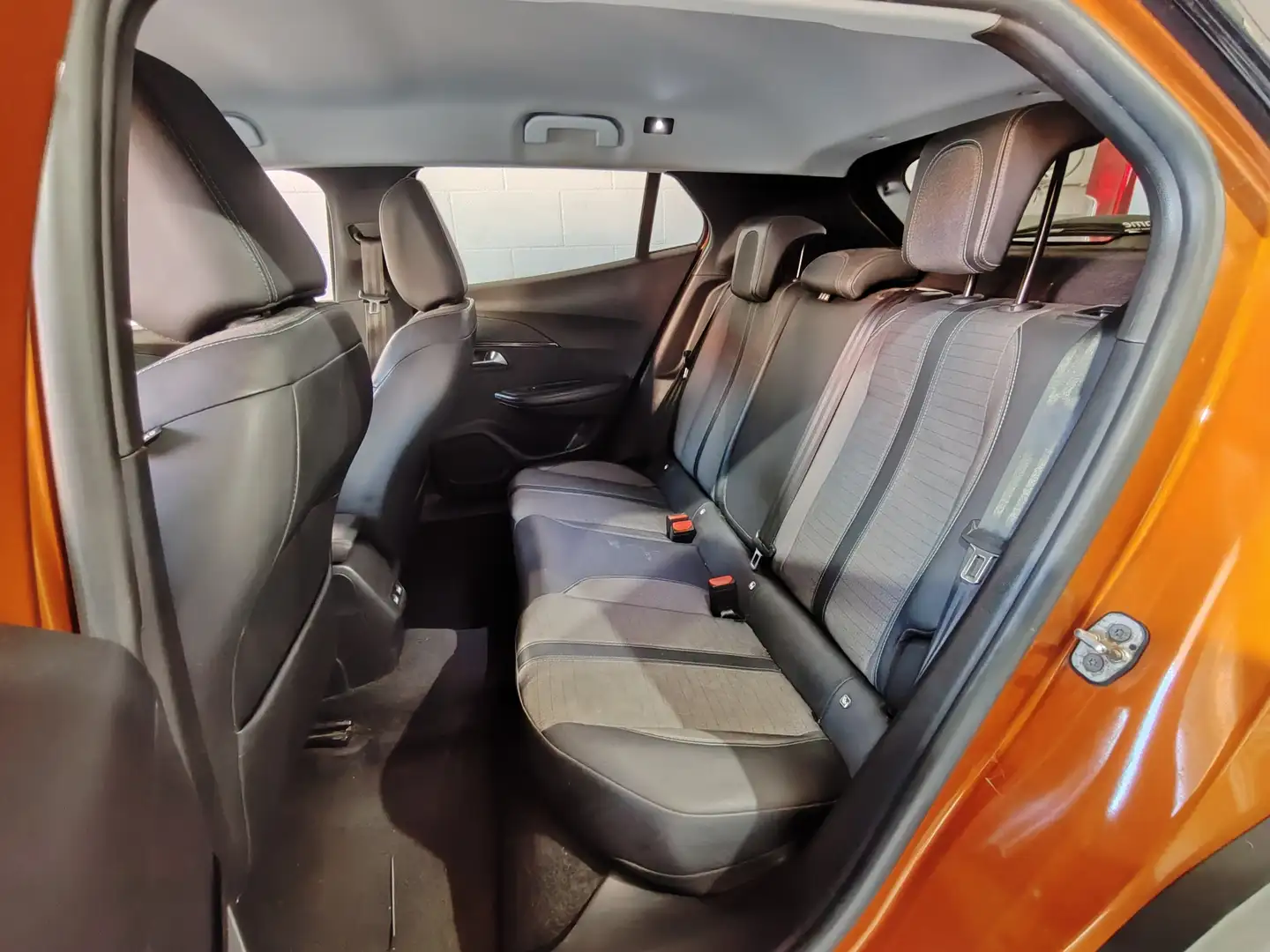 Foto Peugeot 2008 Peugeot 2008 PureTech 130 S&S Allure Pack (130 CV)