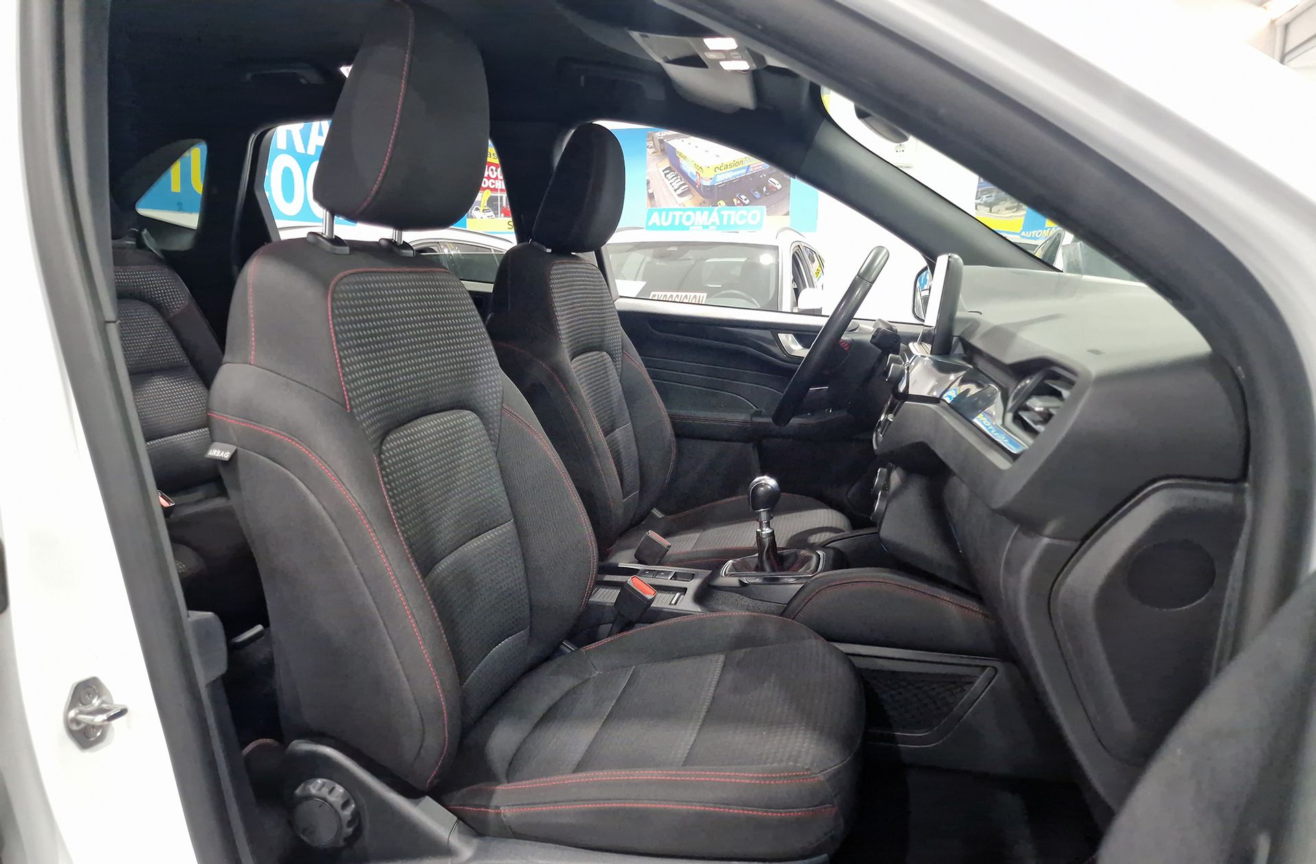Ford Kuga 1.5 EcoBlue ST-Line - foto 19