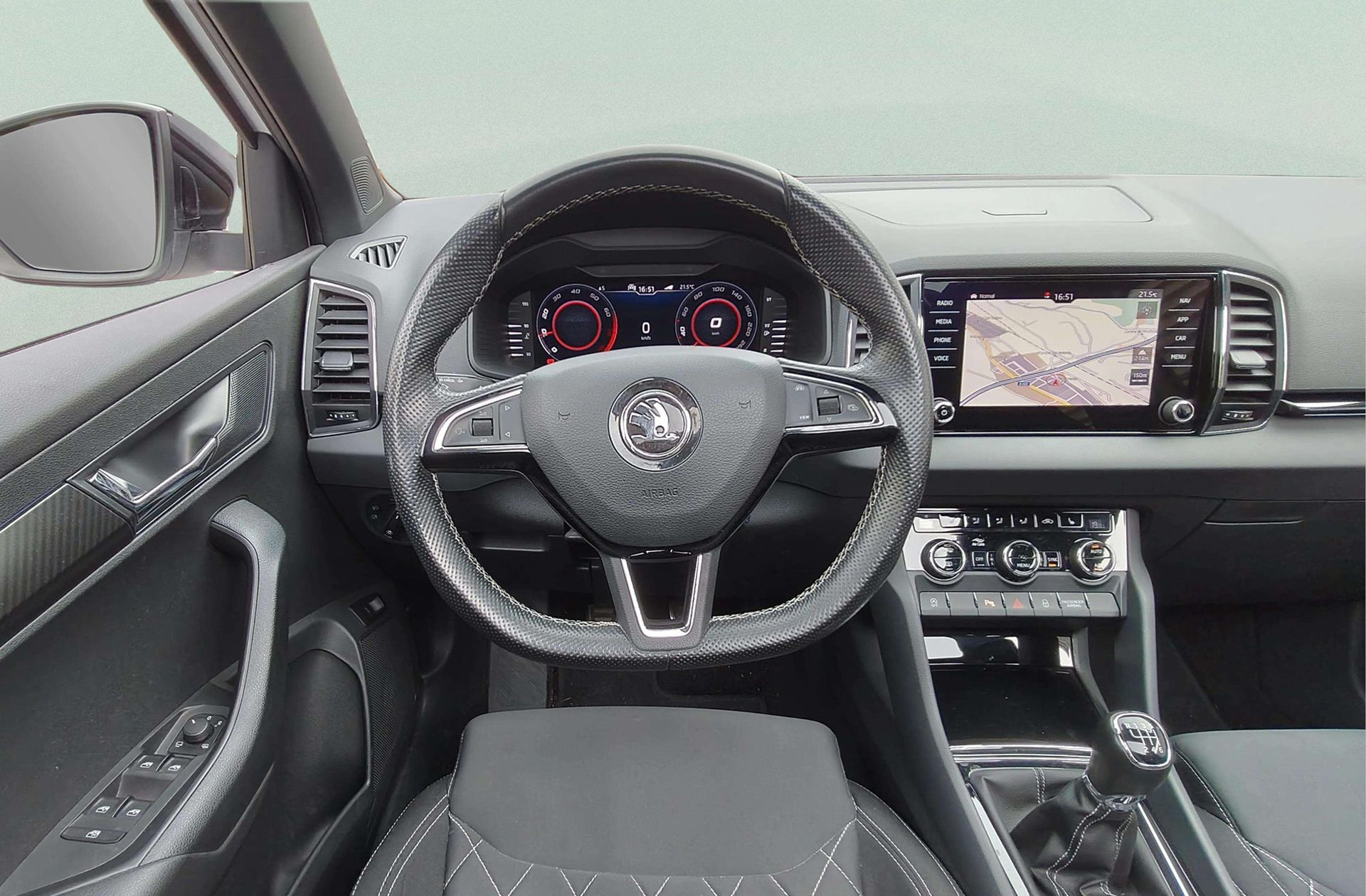 Škoda Karoq 1.5 TSI ACT Sportline - foto 23
