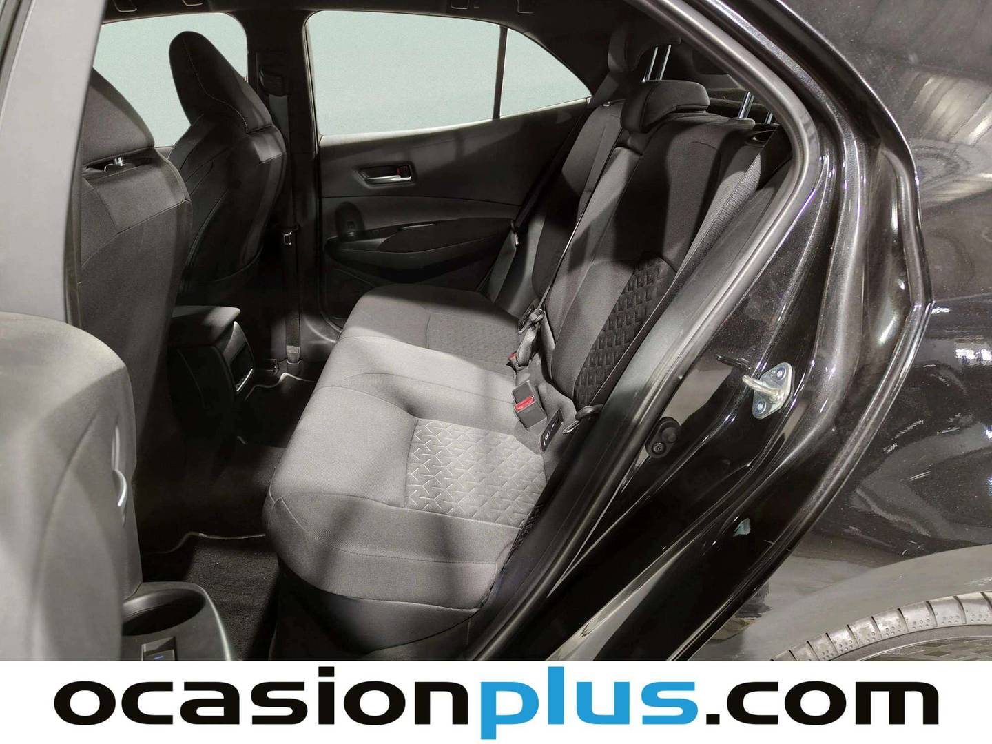 Foto asientos traseros Toyota Corolla Toyota Corolla 1.8 125 Híbrido Active Tech E-CVT (122 CV)