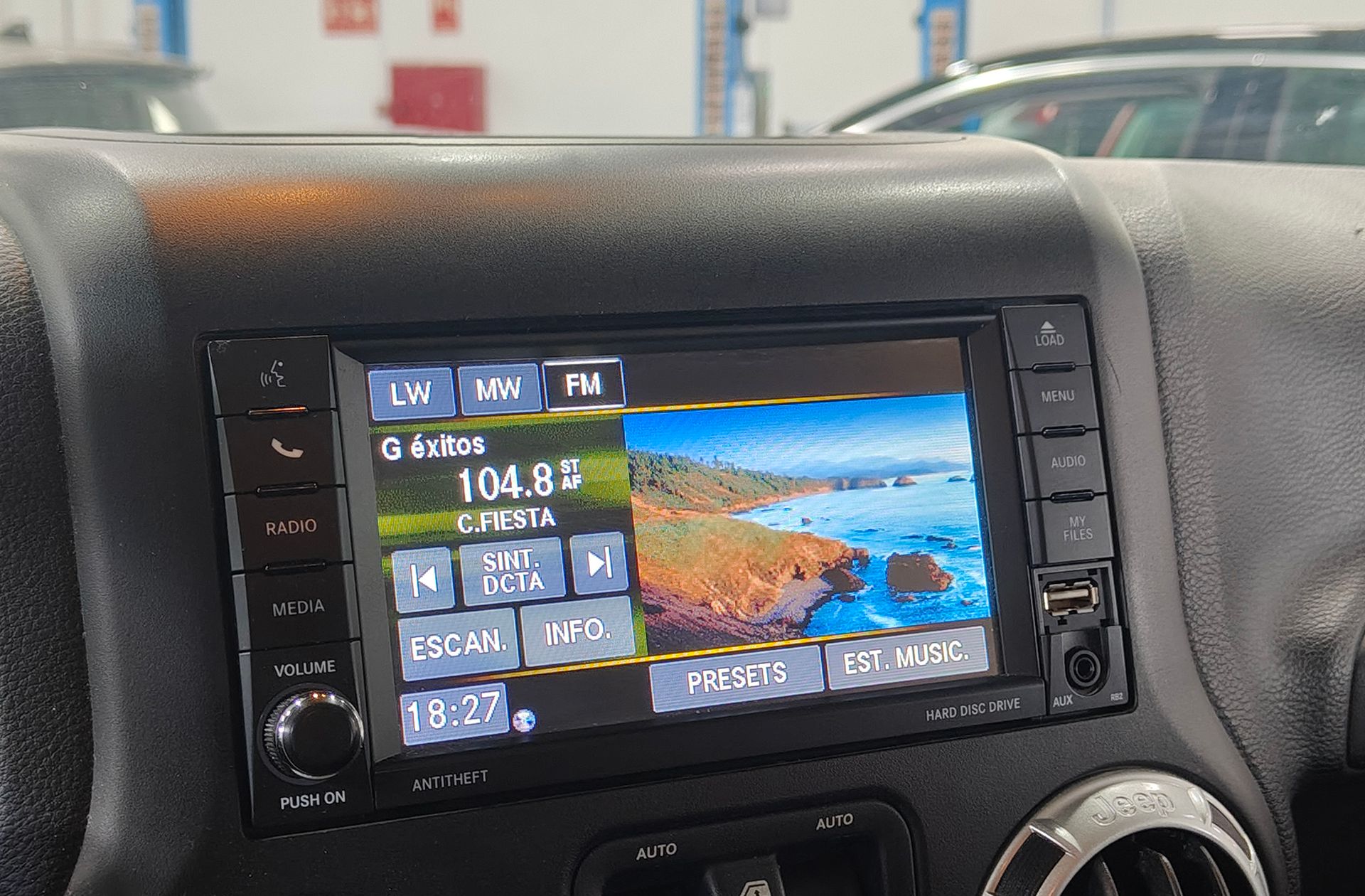 Jeep Wrangler 2.8 CRD Sahara - foto 27