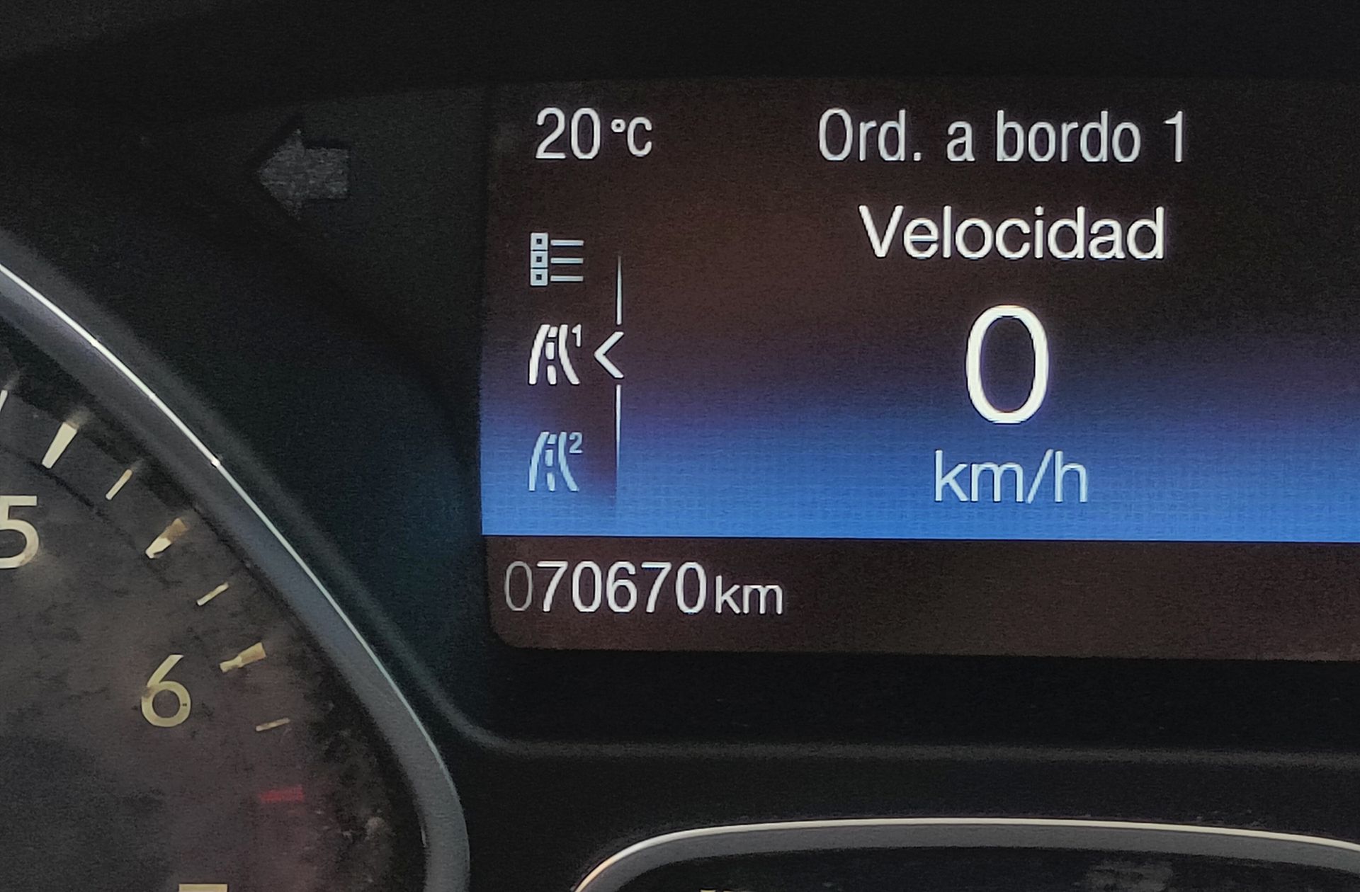 Ford Focus 1.0 EcoBoost Titanium - foto 9