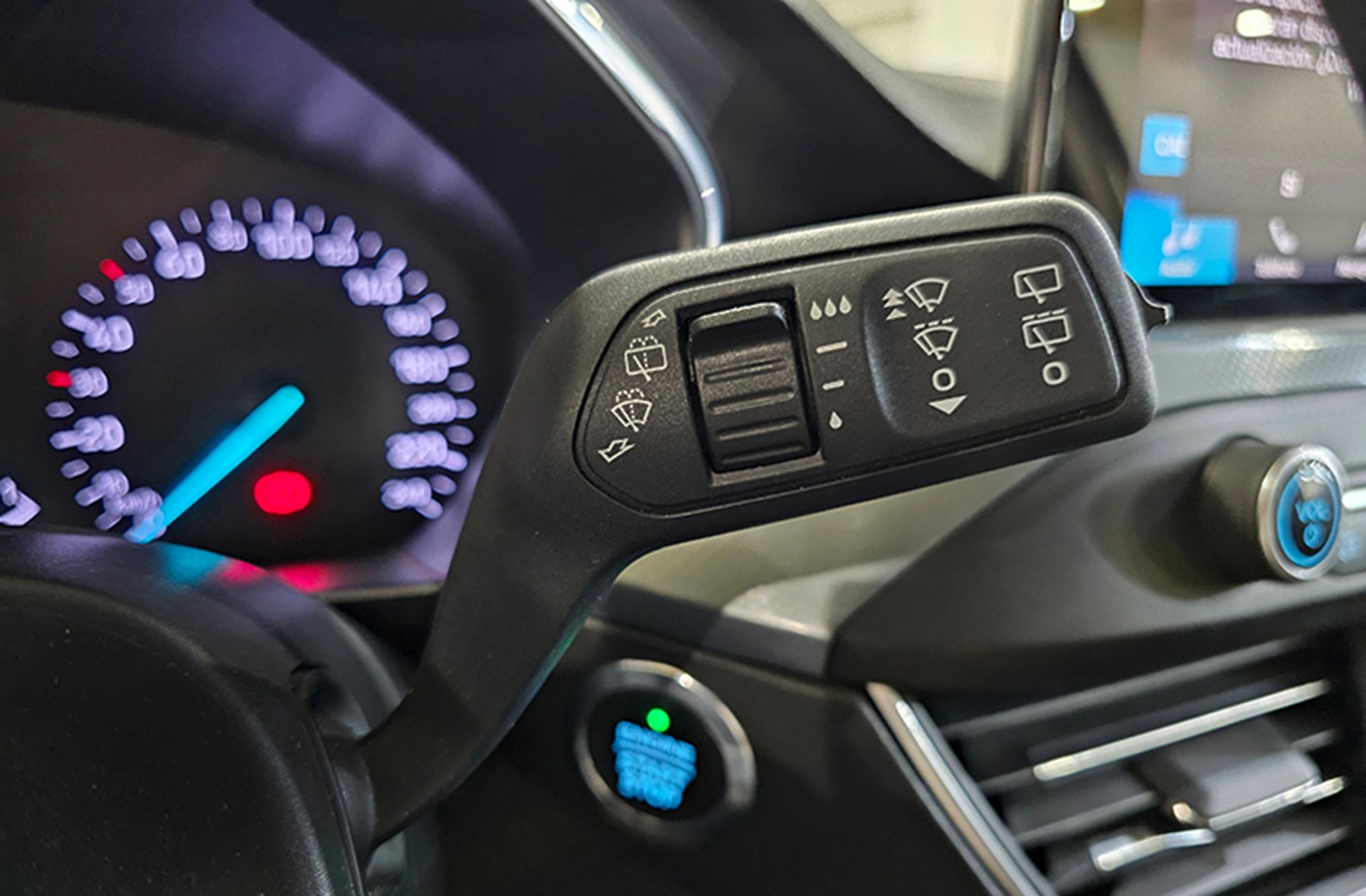 Ford Focus 1.0 EcoBoost Active - foto 25