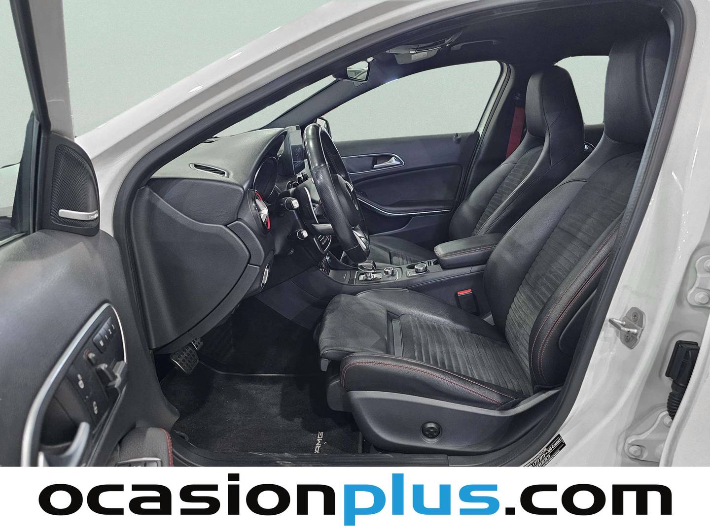 Foto asientos delanteros Mercedes GLA Mercedes GLA AMG 45 4Matic (381 CV)