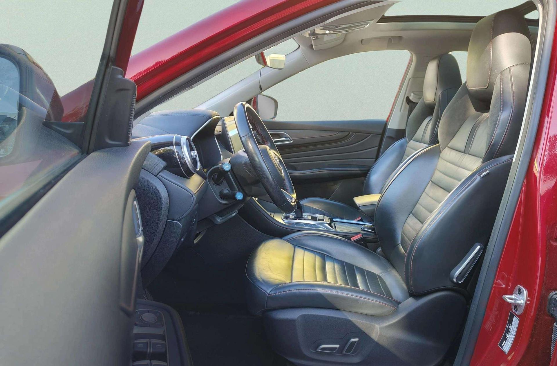 MG EHS 1.5 T-GDi PHEV Luxury - foto 13