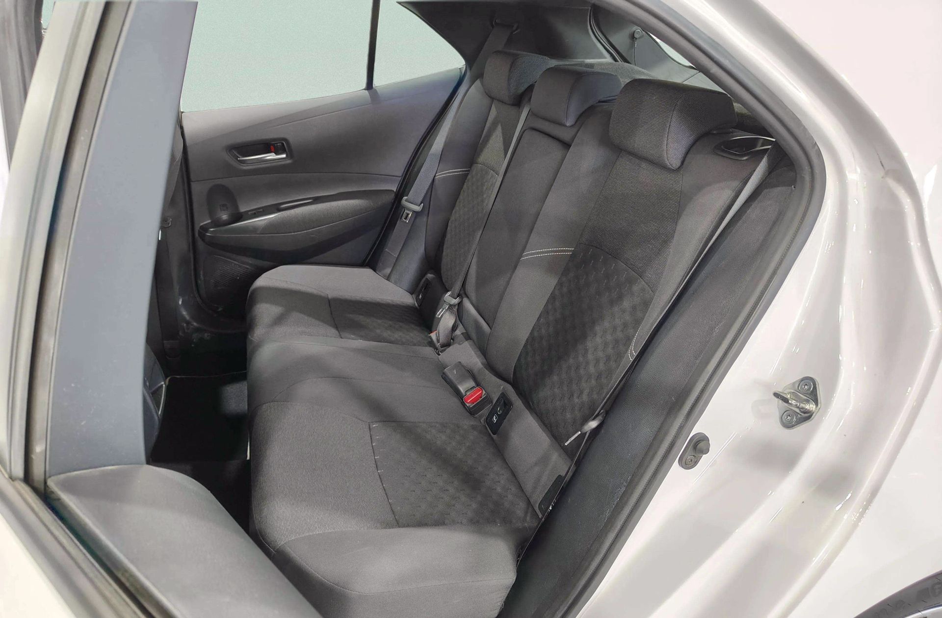 Toyota Corolla 140H Active Plus - foto 11