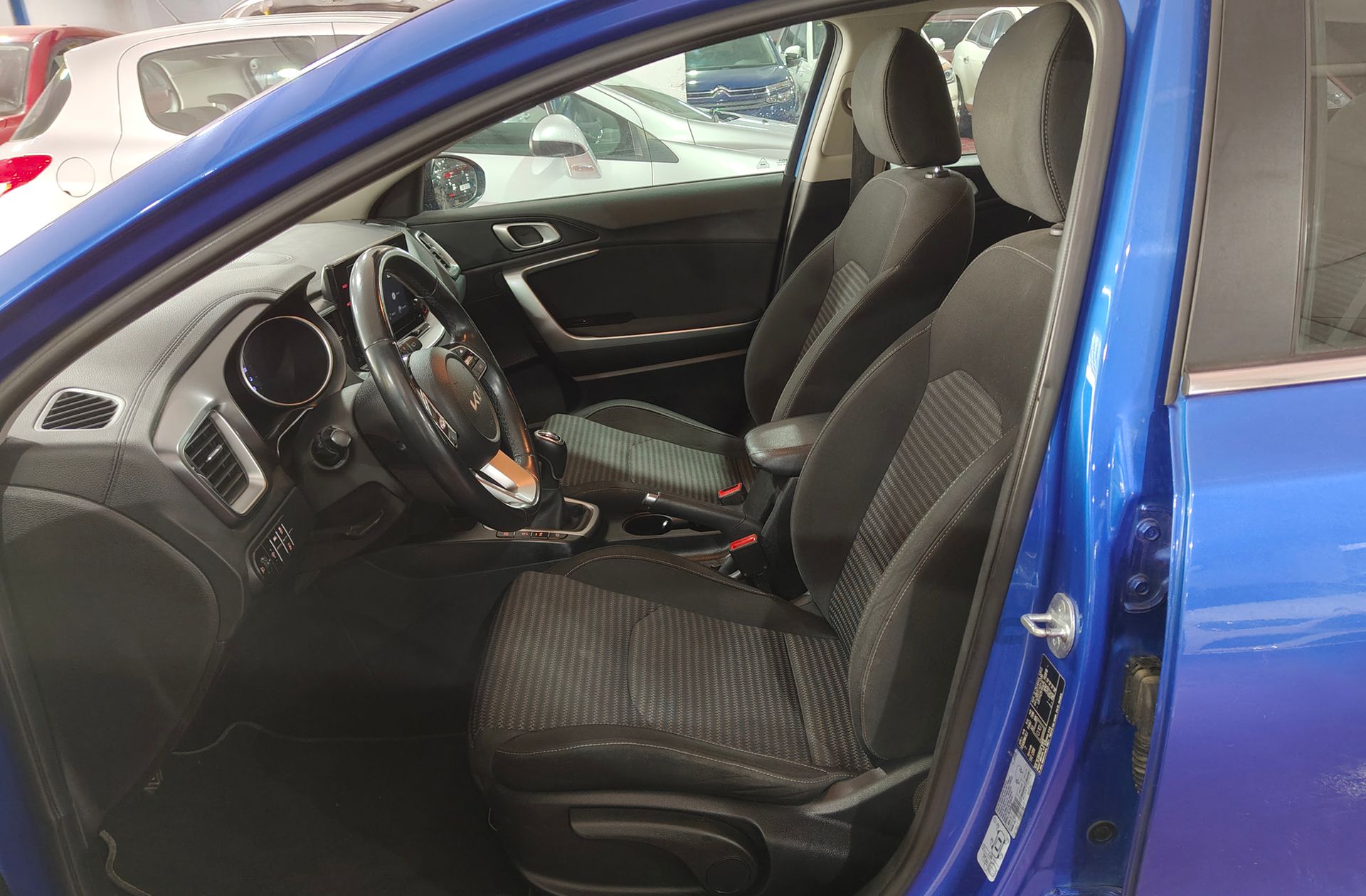 Kia Ceed 1.6 MHEV iMT Drive - foto 11