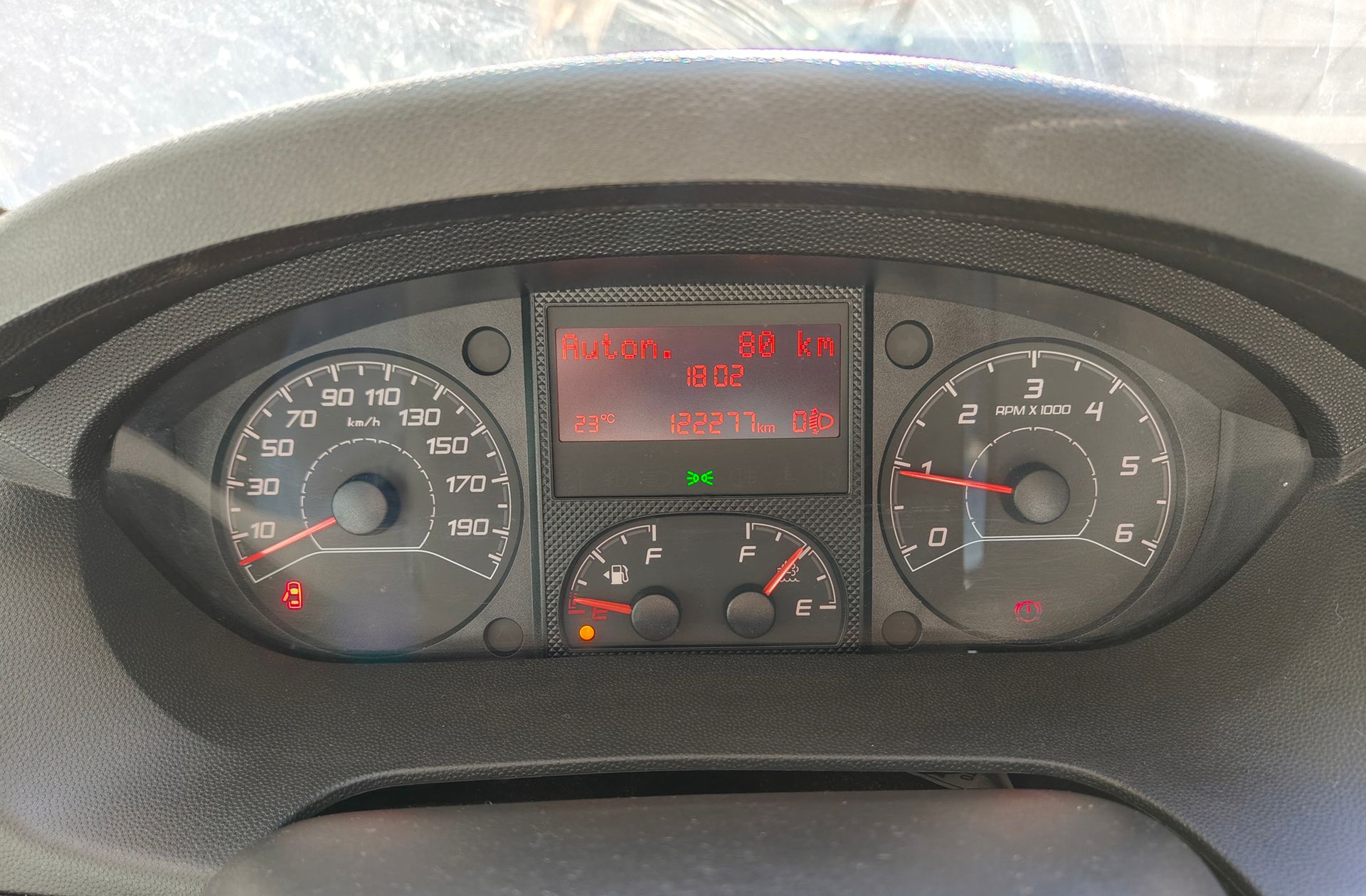 Peugeot Boxer Furgon BlueHDi 140 335 L3H2 - foto 19