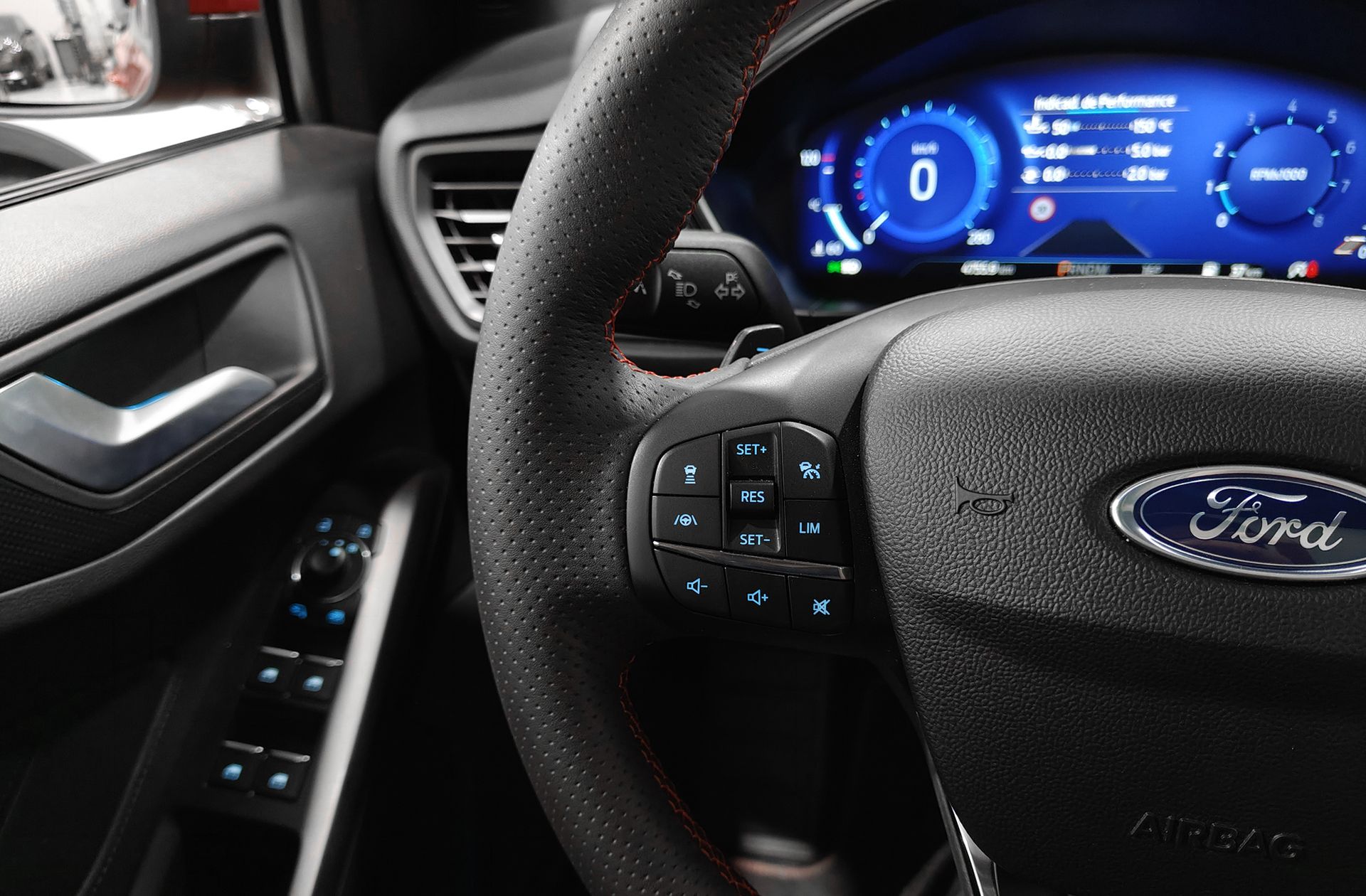 Ford Focus 2.3 EcoBoost ST - foto 31