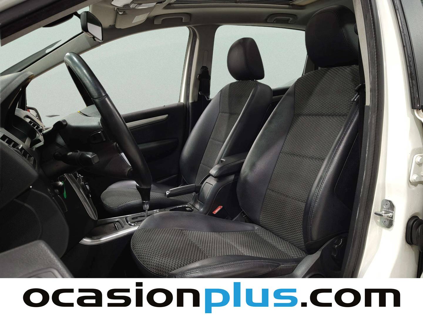 Foto asientos delanteros Mercedes Clase B Mercedes-Benz Clase B B 180 CDI (109 CV)