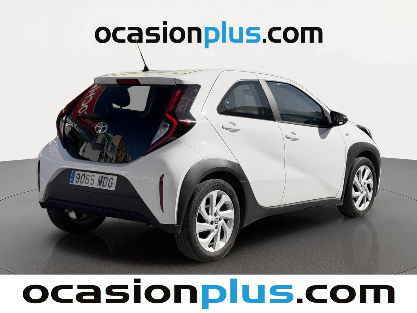 Foto trasera Toyota Aygo X Cross Toyota Aygo X Cross 1.0 VVT-I Play (72 CV) derecha