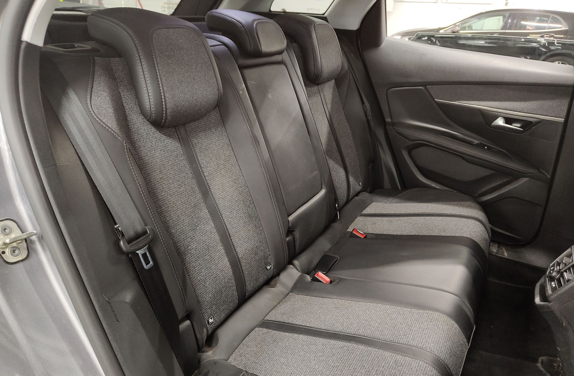 Peugeot 3008 PureTech 130 Allure EAT8 - foto 16