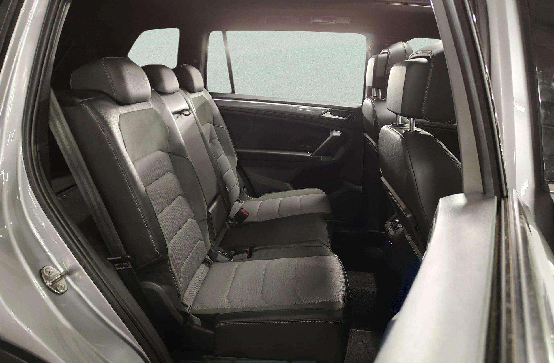 Volkswagen Tiguan Allspace Sport 2.0 TDI Pack R-line - foto 25