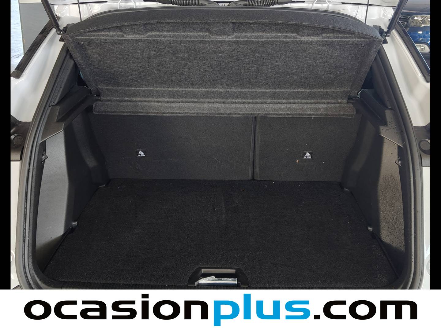 Foto Peugeot 2008 Peugeot 2008 Allure Hybrid eDCS6 (145 CV)