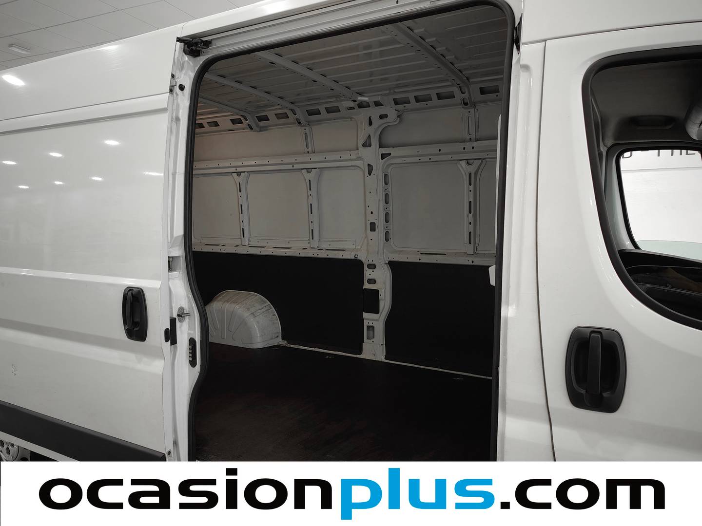 Foto asientos traseros Peugeot Boxer Peugeot Boxer Furgon BlueHDi 130 335 L3H2 (130 CV)