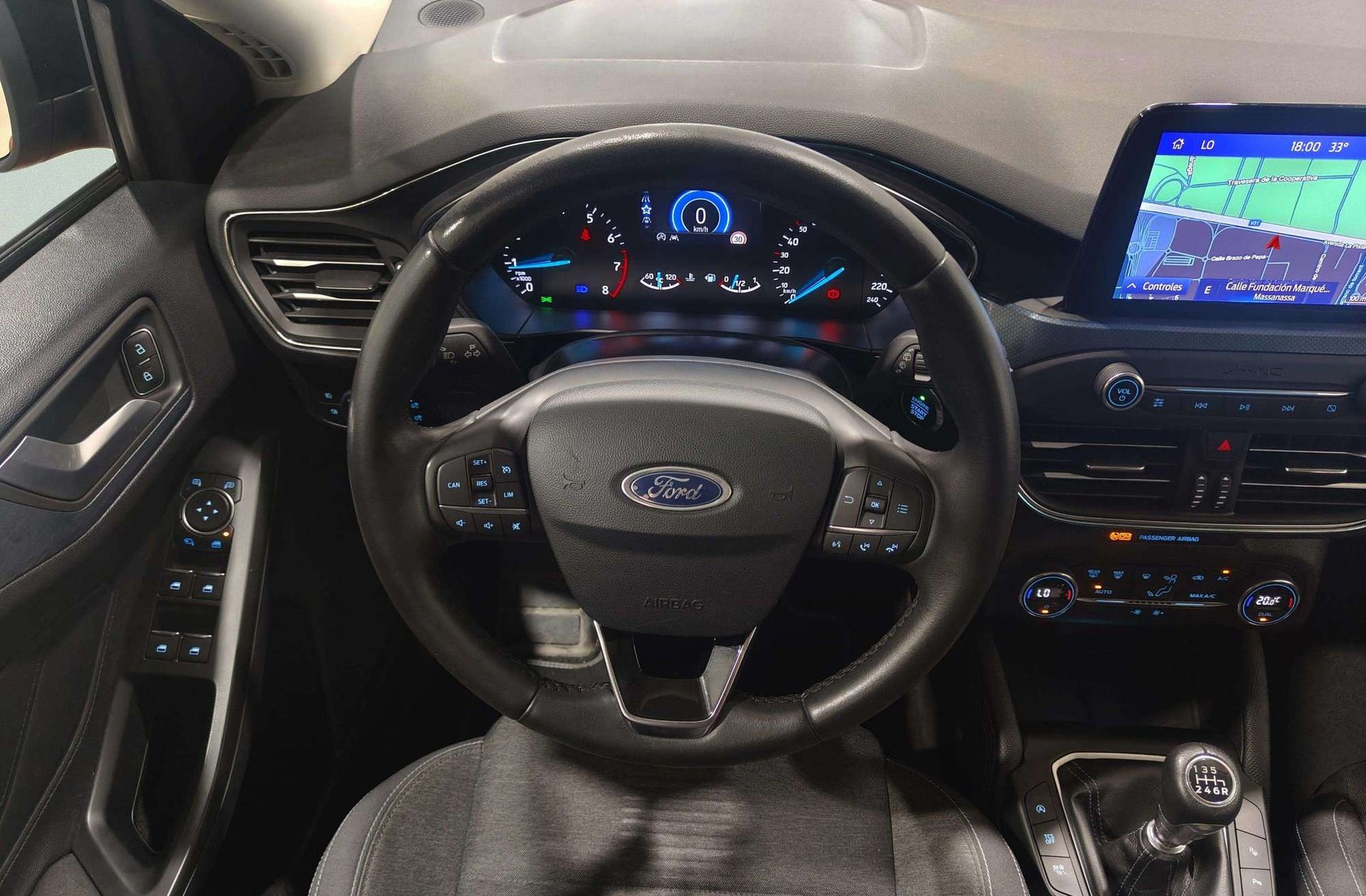 Ford Focus 1.0 EcoBoost Active - foto 27