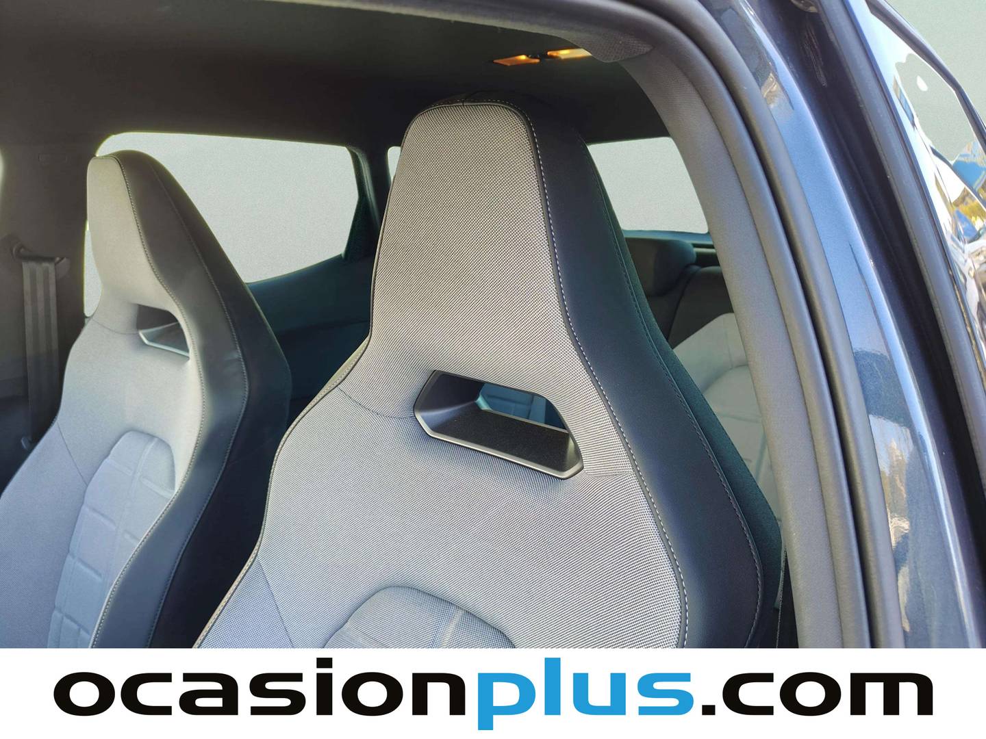 Extras y acabados del Seat Arona Seat Arona 1.0 TSI S&S FR (115 CV)