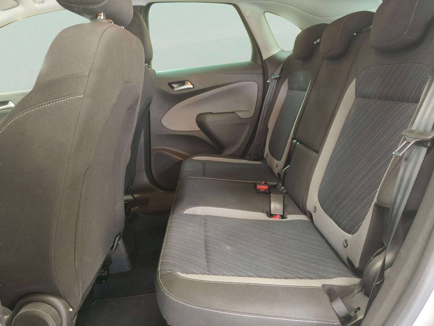 Foto asientos traseros Opel Crossland X Opel Crossland X 1.2 S&S Design Line 120 Aniversario (110 CV)