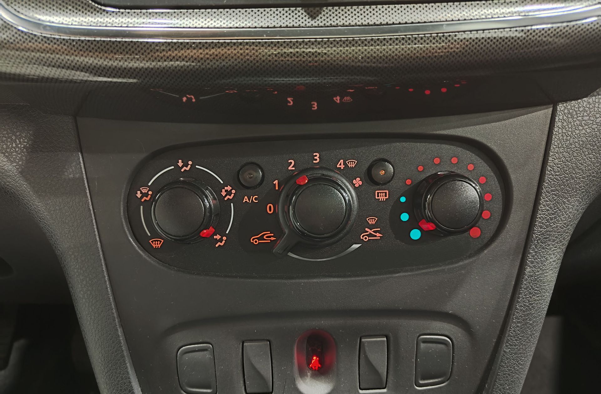 Dacia Sandero Stepway TCe - foto 21