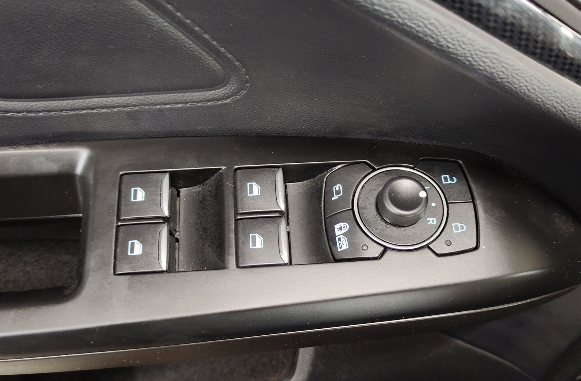 Ford Focus 2.3 EcoBoost ST 3 - foto 37