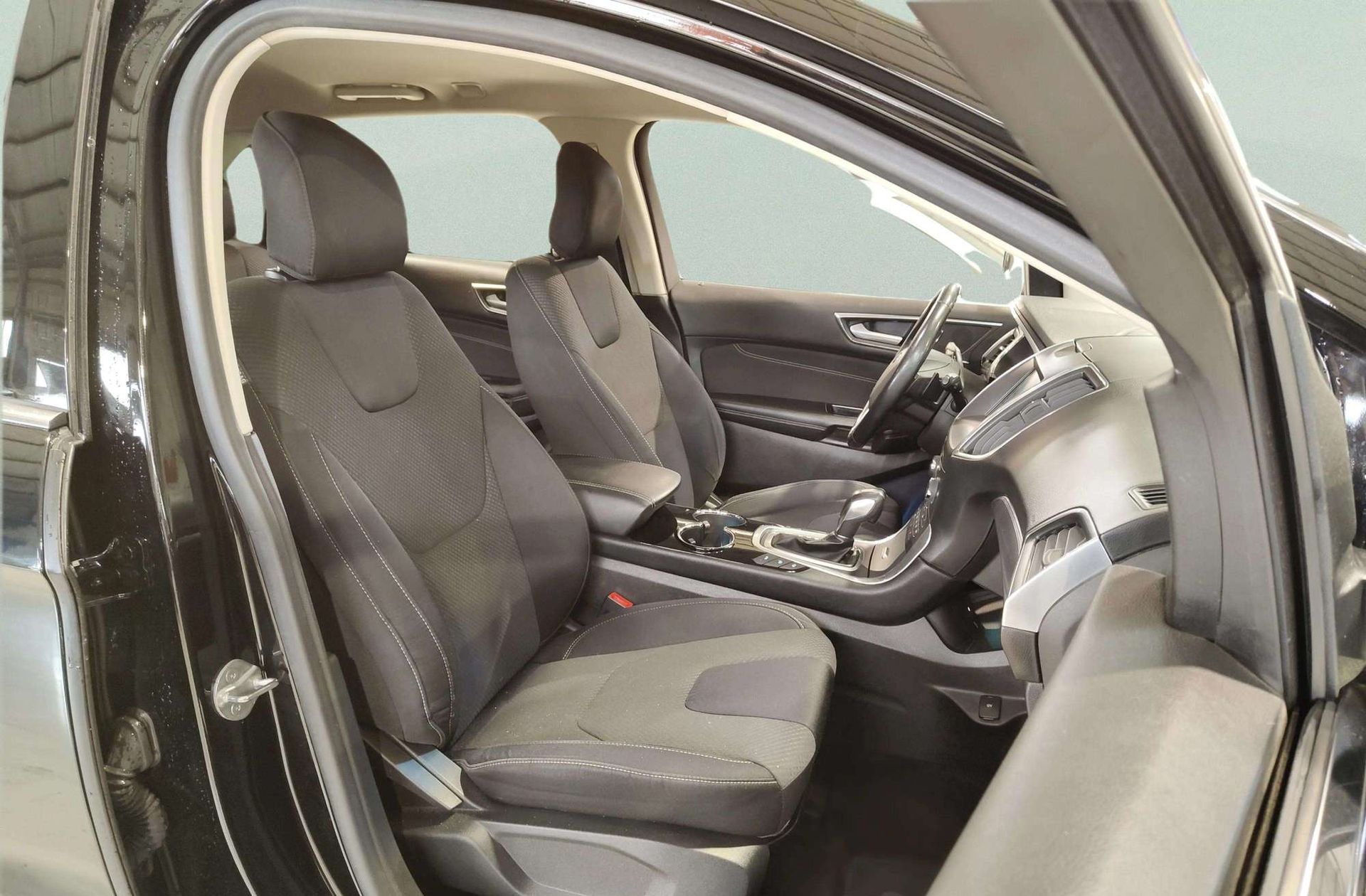 Ford Edge 2.0 TDCi Titanium 4WD PowerShift - foto 19