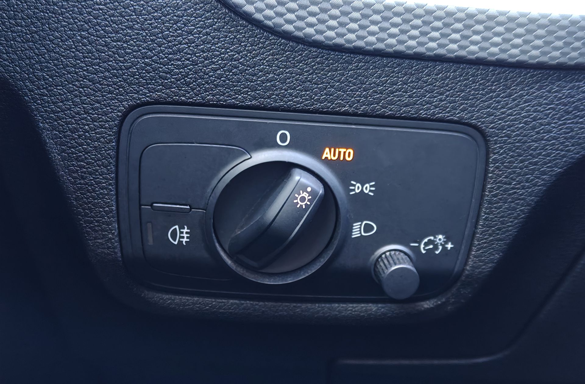 Audi Q2 Advanced 30 TDI - foto 24