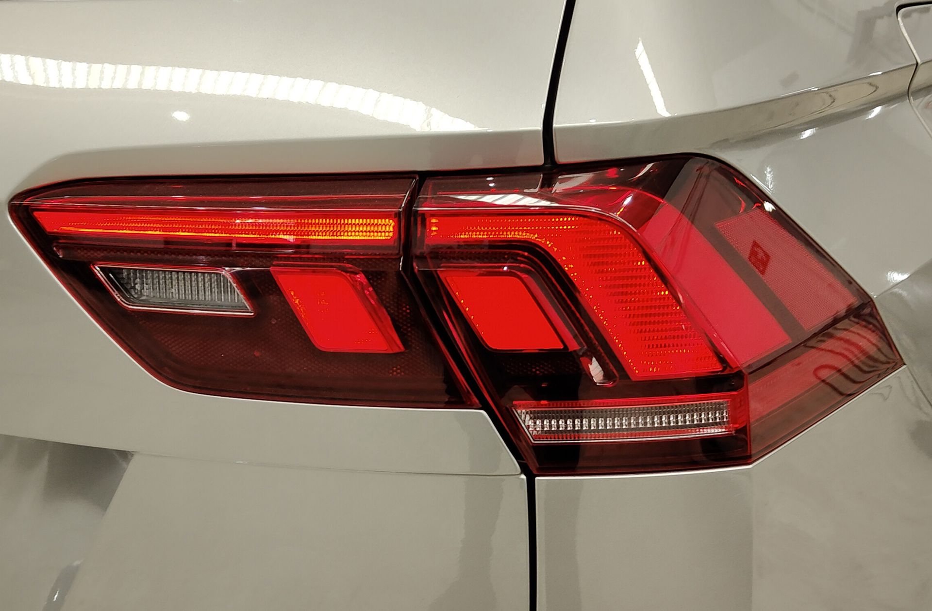 Volkswagen Tiguan Advance 1.5 TSI - foto 17
