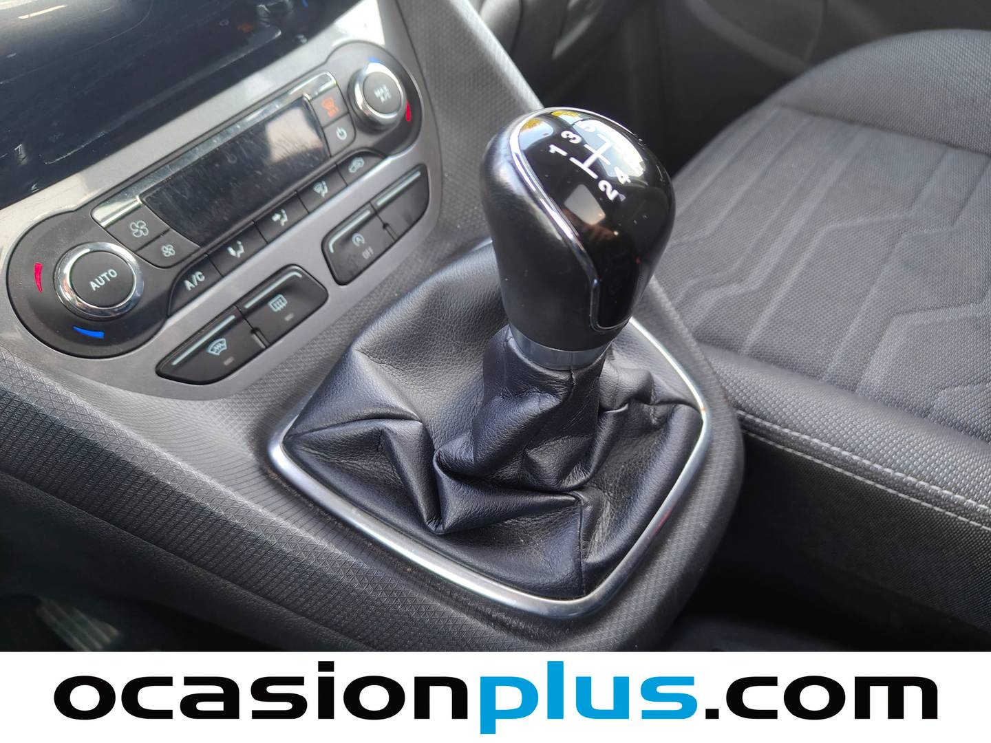 Ford Grand Tourneo Connect FORD Grand Tourneo Connect 1.5 TDCi 100cv Titanium de segunda mano