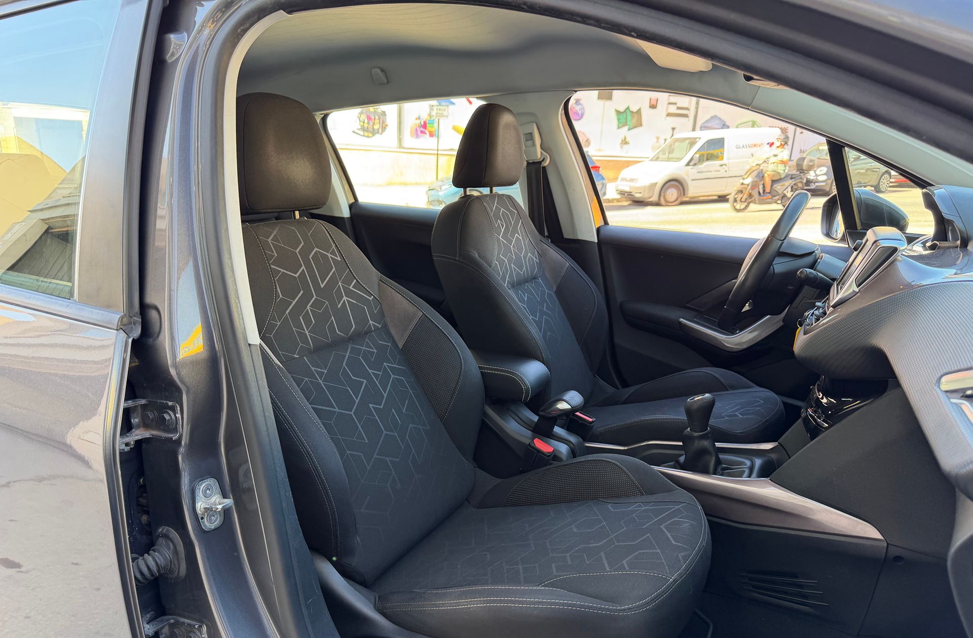 Peugeot 2008 e-HDI 92 Active - foto 15