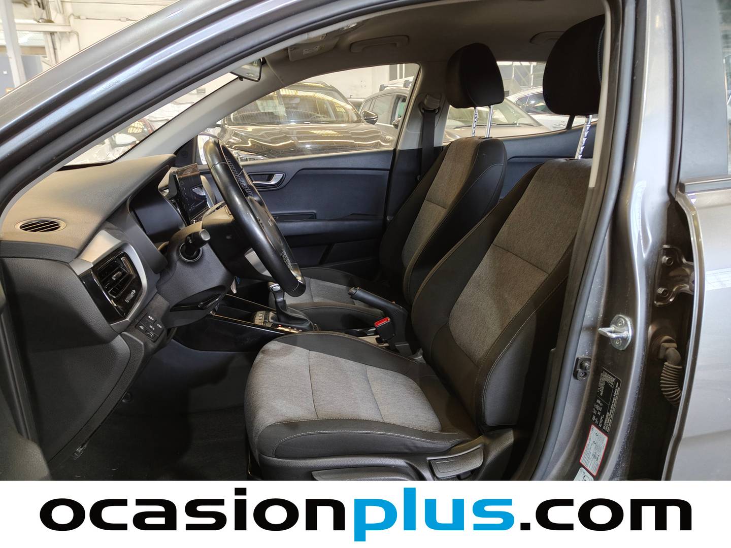 Foto asientos delanteros KIA Stonic KIA Stonic 1.0 T-GDi Drive (100 CV)