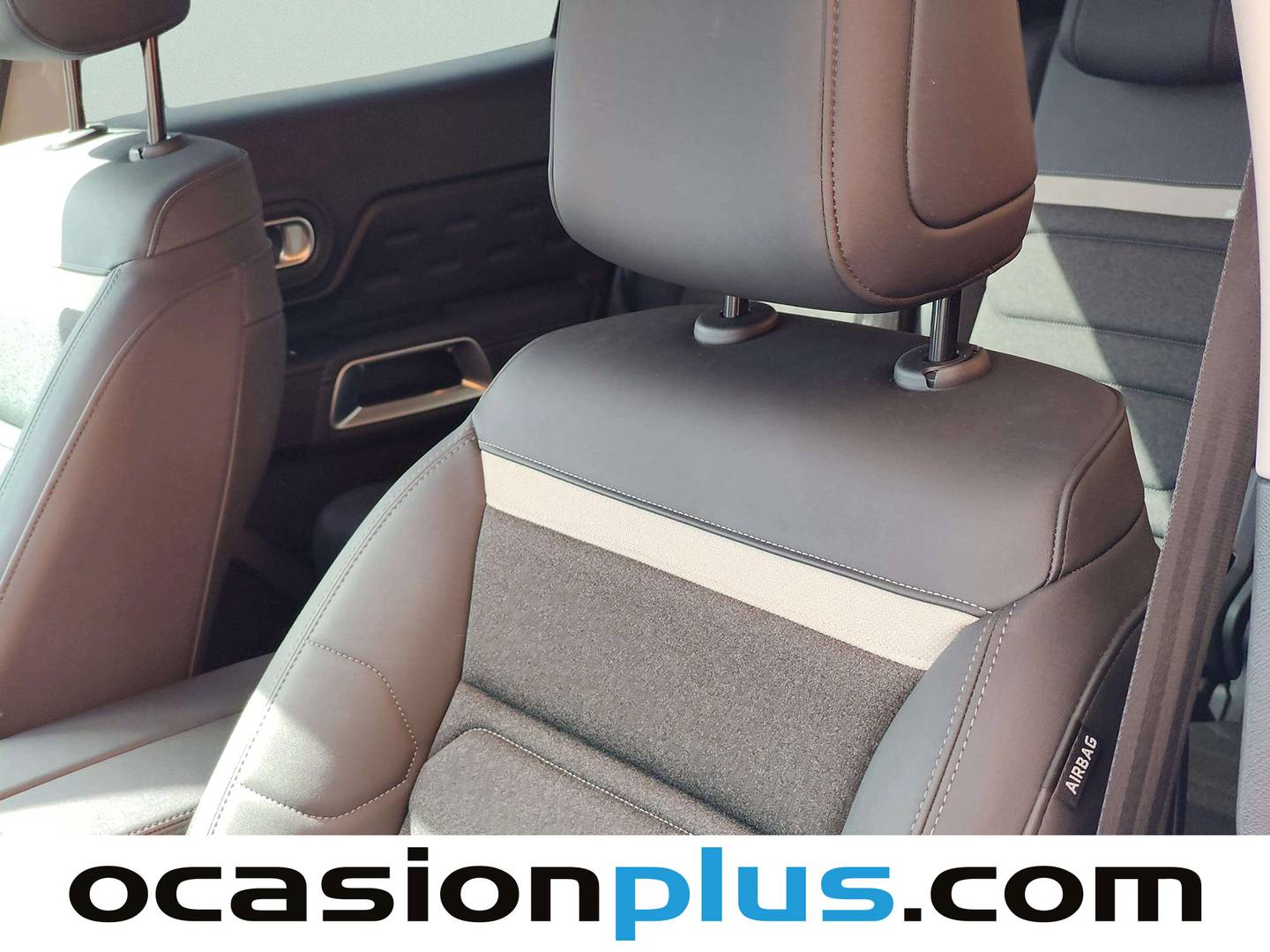 Equipamiento del Citroën C5 Aircross Citroen C5 Aircross Plug-in Hybrid Max e-EAT8 (225 CV)