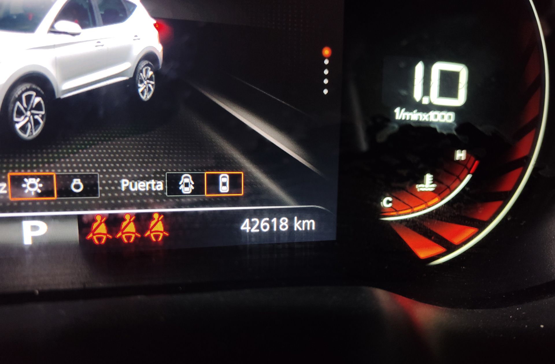 MG ZS 1.0T Luxury - foto 11