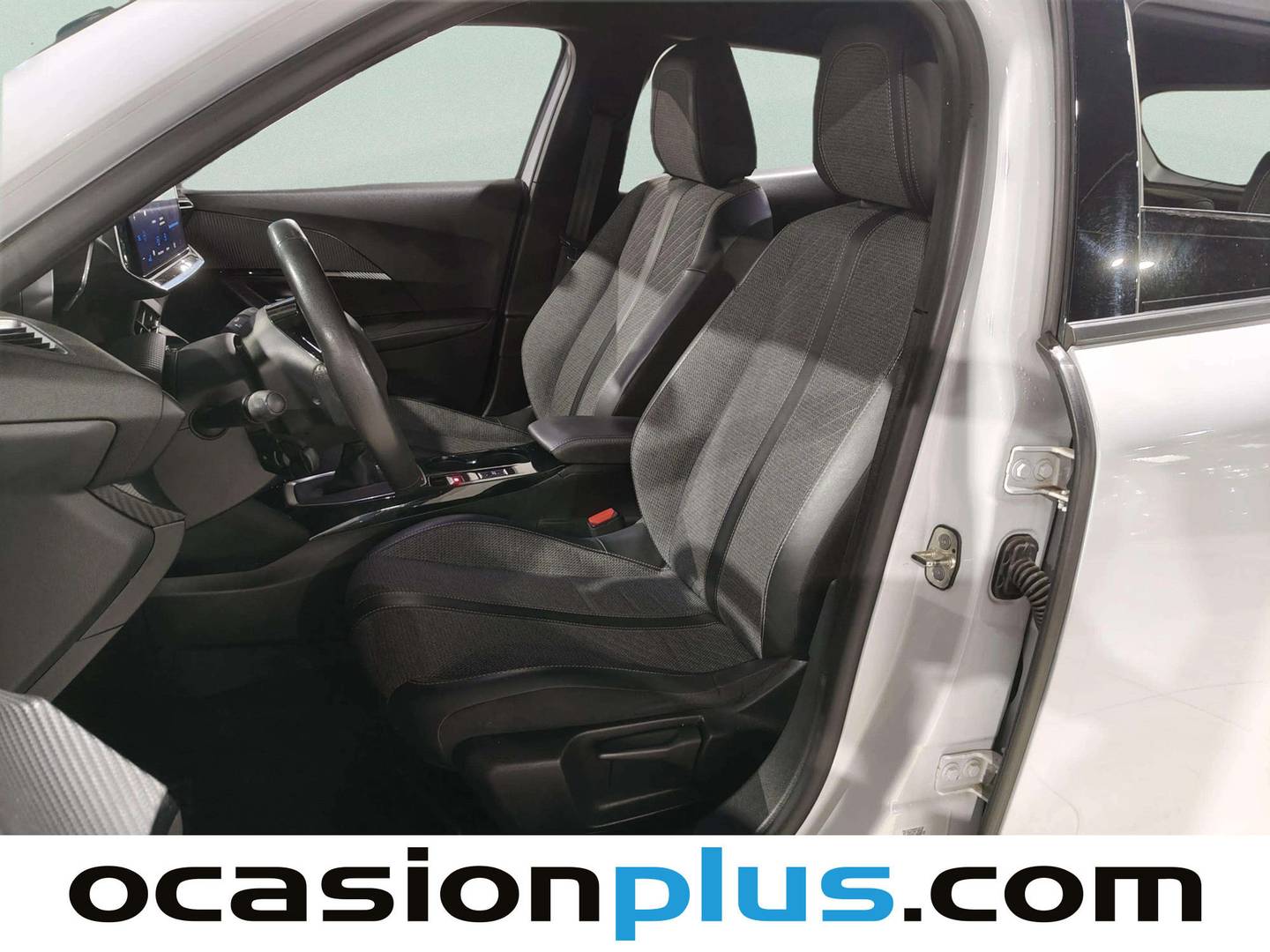 Foto asientos delanteros Peugeot 2008 Peugeot 2008 PureTech 100 S&S Allure (100 CV)