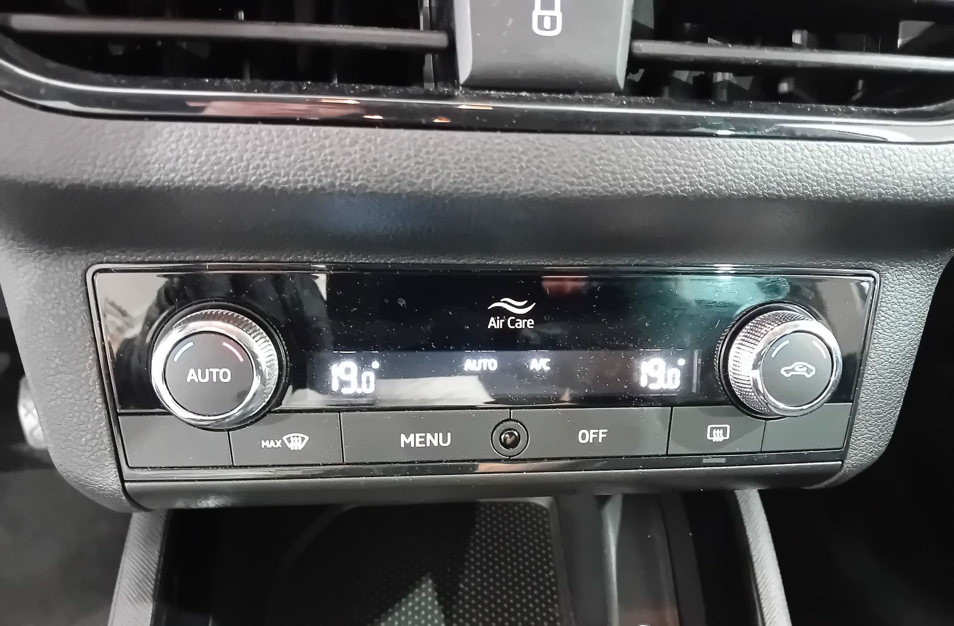Škoda Scala 1.5 TSI Emotion - foto 32