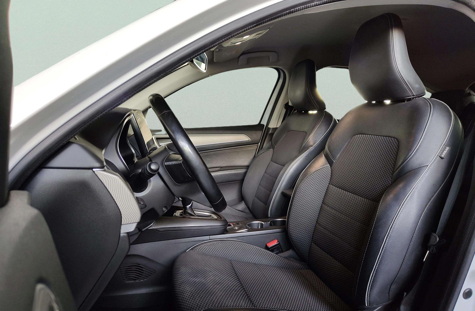 Renault Arkana Zen E-Tech Híbrido - foto 12
