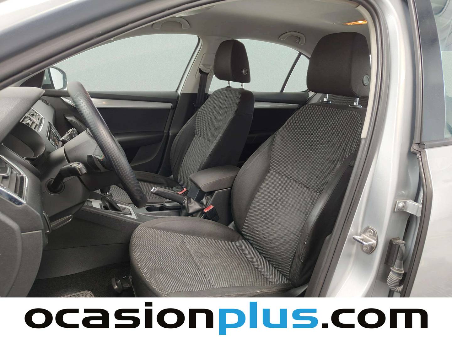 Foto asientos delanteros Skoda Octavia Skoda Octavia 1.6 TDI CR Like DSG (110 CV)