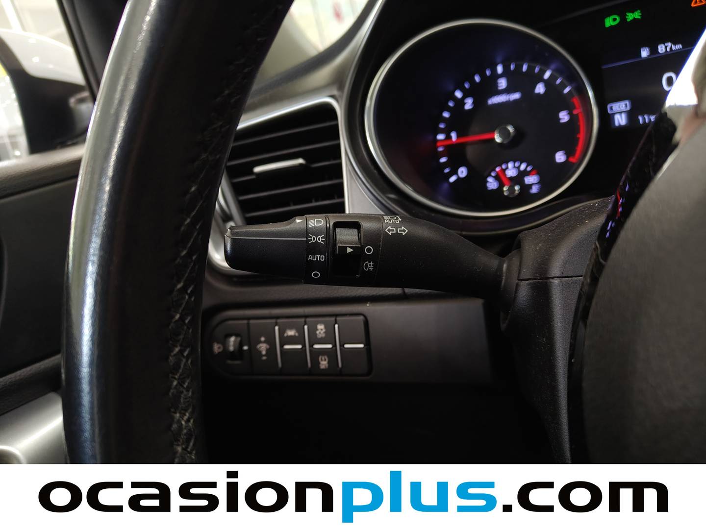 Foto KIA Ceed Kia Ceed 1.6 MHEV iMT Concept (136 CV)