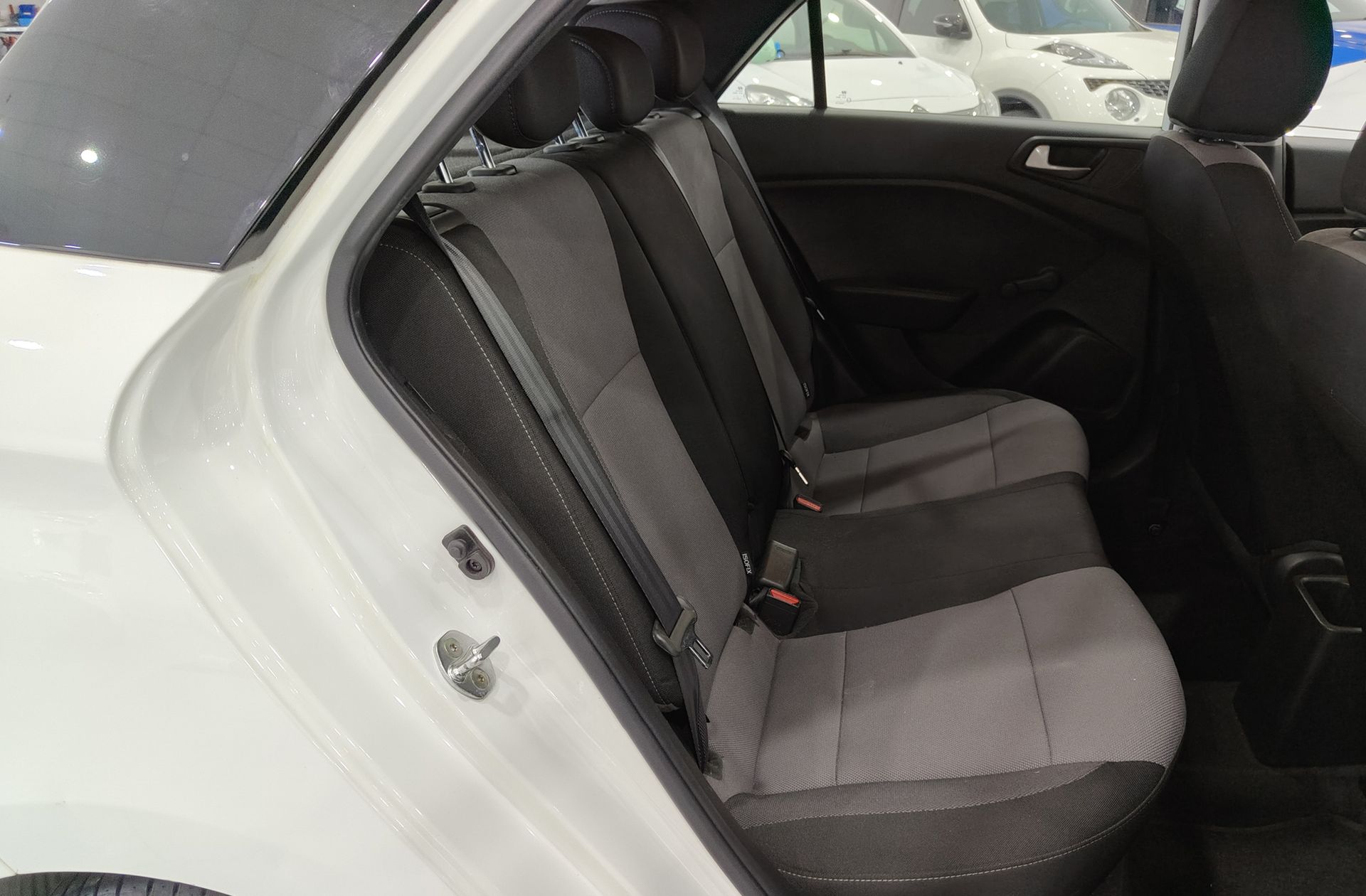 Hyundai i20 1.2 MPI Essence LE - foto 15