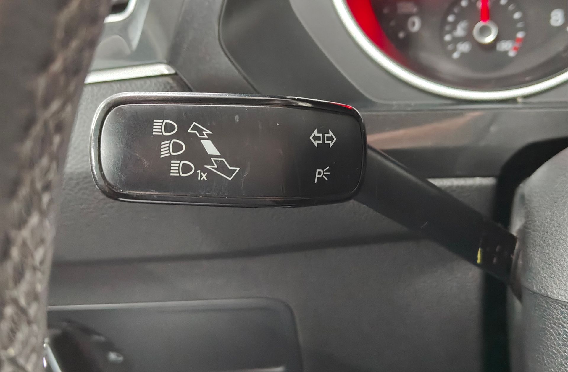 Volkswagen Tiguan Advance 1.5 TSI Pack R-LINE - foto 23