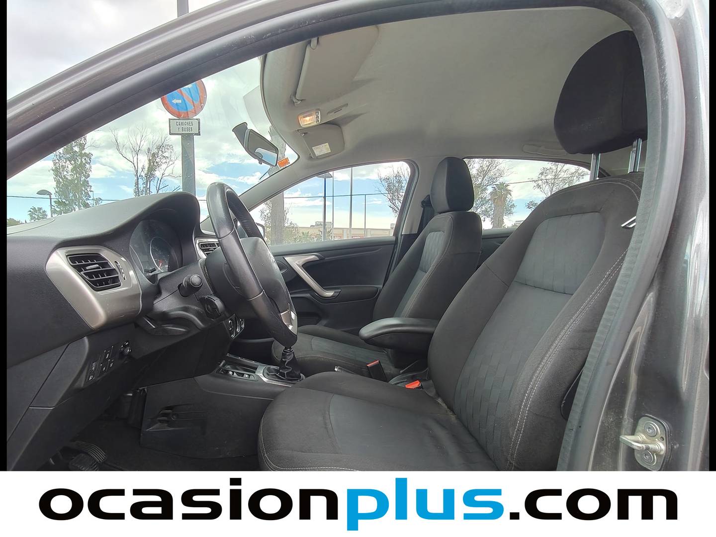 Foto asientos delanteros Citroën C-Elysée Citroen C-Elysee BlueHDi 100 Shine (102 CV)