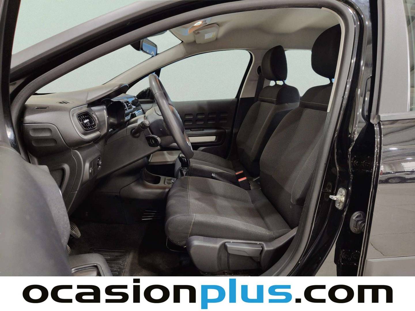 Foto asientos delanteros Citroën C3 Citroën C3 PureTech 83 Plus (83 CV)