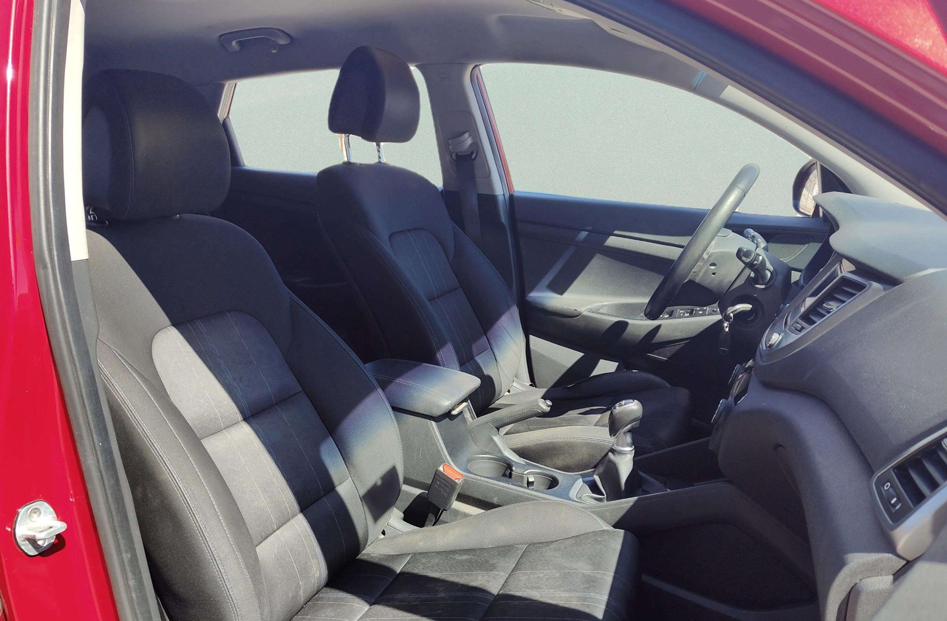 Hyundai Tucson 1.7 CRDi BlueDrive Essence 4x2 - foto 13