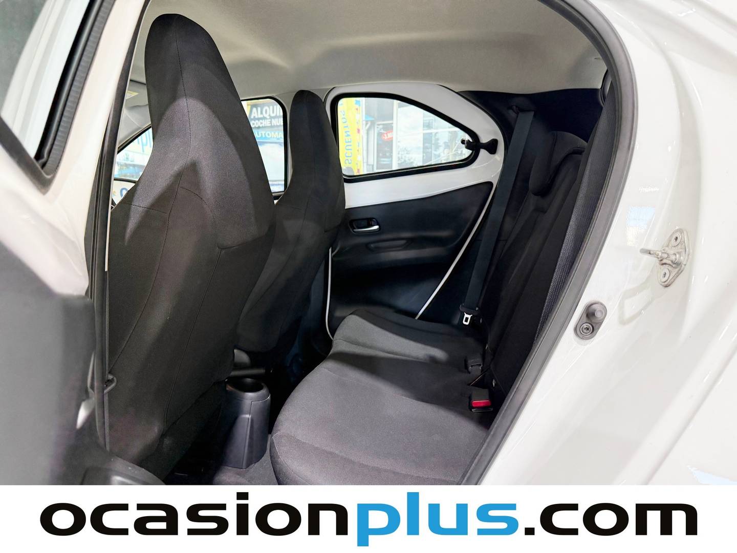 Foto asientos traseros Toyota Aygo X Cross Toyota Aygo X Cross 1.0 VVT-I Play (72 CV)