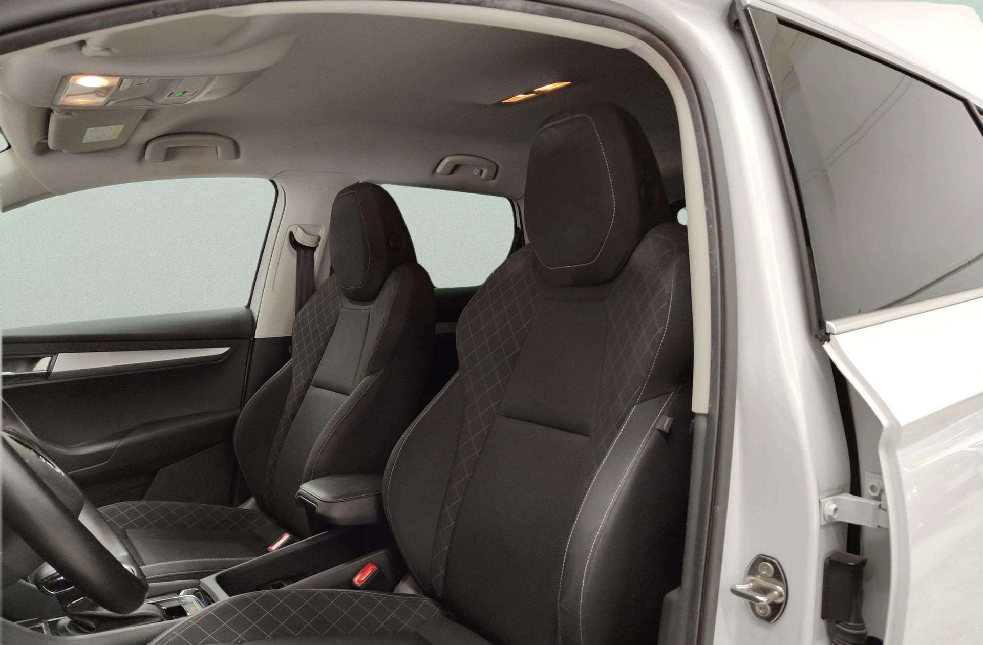 Škoda Karoq 1.5 TSI ACT Ambition DSG - foto 7